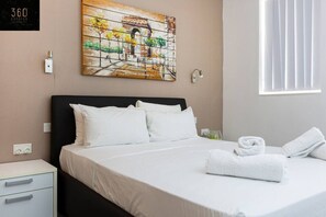 Desk, iron/ironing board, travel crib, WiFi - 2BR home with Outdoor Dining & Greenery Views (Ħ`Attard)