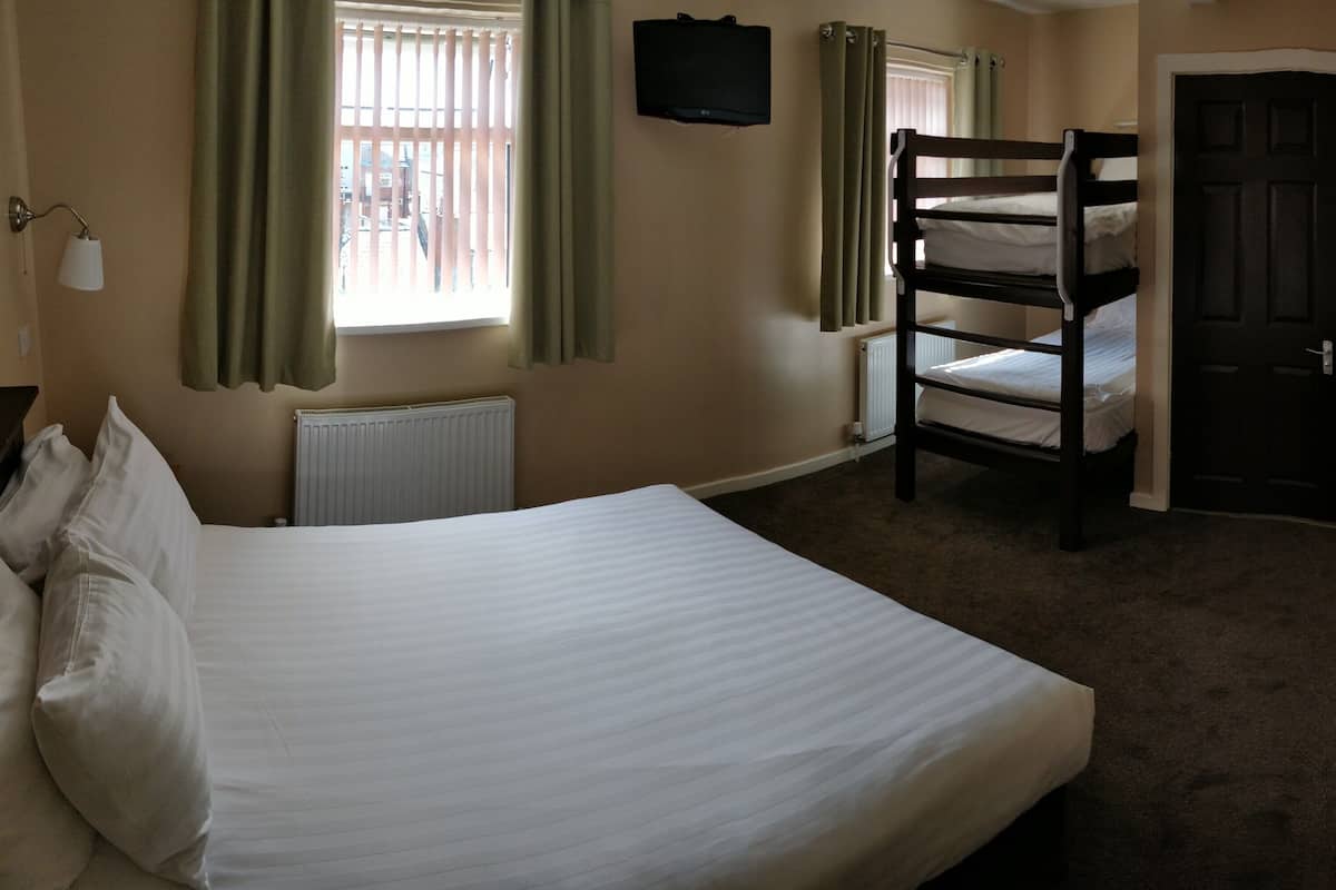 Family Room | 1 bedroom, desk, laptop workspace, free WiFi