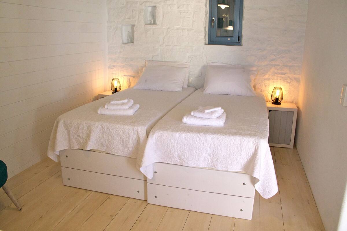 Comfort Double or Twin Room | Free WiFi, bed sheets