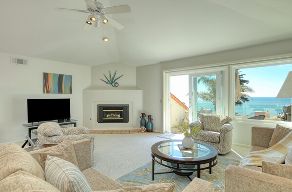 Smart TV, fireplace