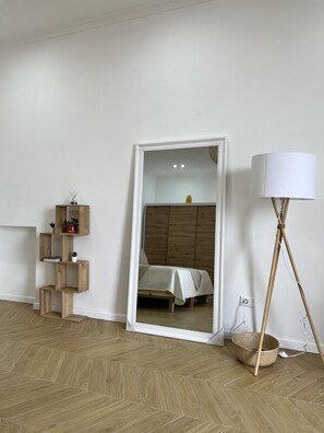 1 bedroom, iron/ironing board, WiFi, bed sheets - A 3 minuti da Piazza Del Plebiscito, il centro di Napoli! vista mare e Vesuvio! (Napoli)