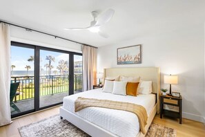 2 bedrooms, desk, WiFi, bed sheets