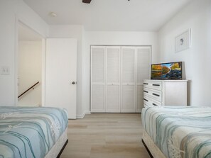 3 bedrooms, desk, free WiFi, bed sheets