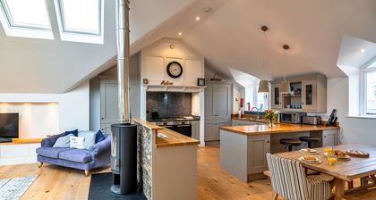 Dingles Cottage