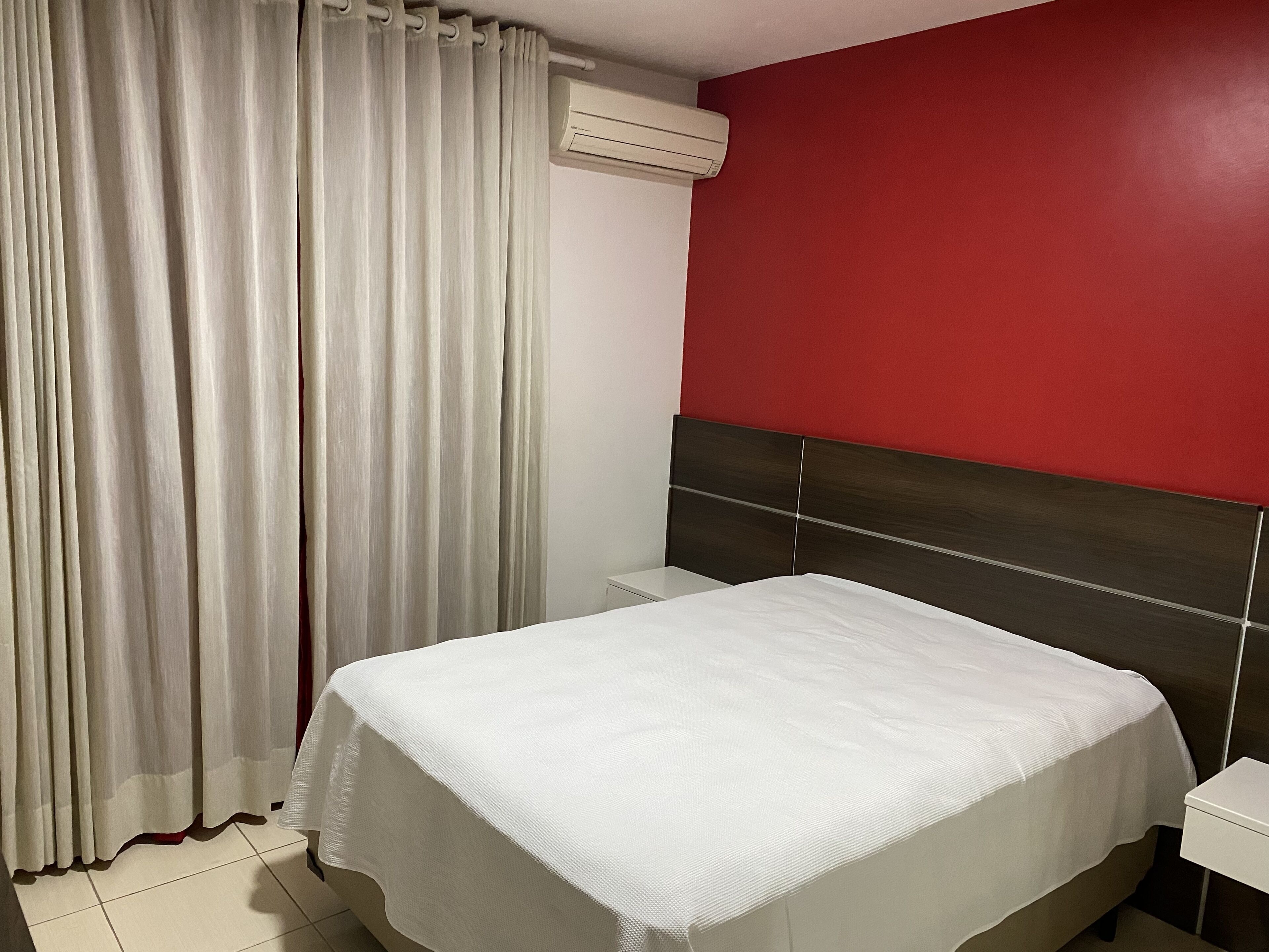 2 bedrooms, travel crib, free WiFi