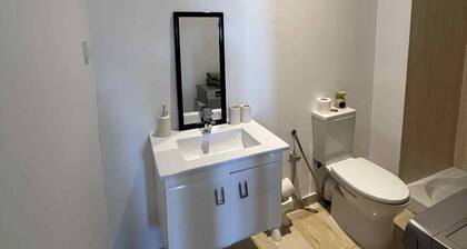 NOUVEAU: Maison avec vue sur la mer à 2 min à pied de la plage.