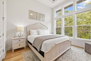 3 Schlafzimmer, Schreibtisch, Bügeleisen/Bügelbrett, kostenloses WLAN