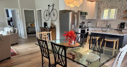 Amazing Mountain View- Quiet Countryside Near Hikes, Biking Trails & Breweries!