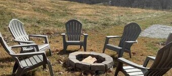 Amazing Mountain View- Quiet Countryside Near Hikes, Biking Trails & Breweries!