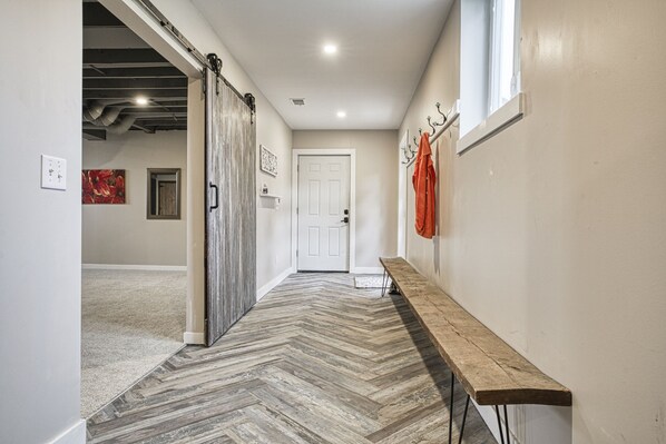 Interior - Fun studio apt - 10 min to A2. (Ypsilanti)