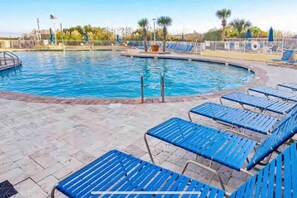 Alberca techada y alberca climatizada