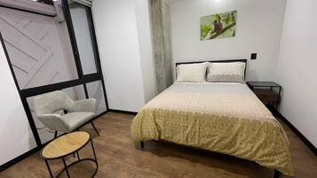 2 quartos, ferros/tábuas de passar roupa, Wi-Fi, roupa de cama