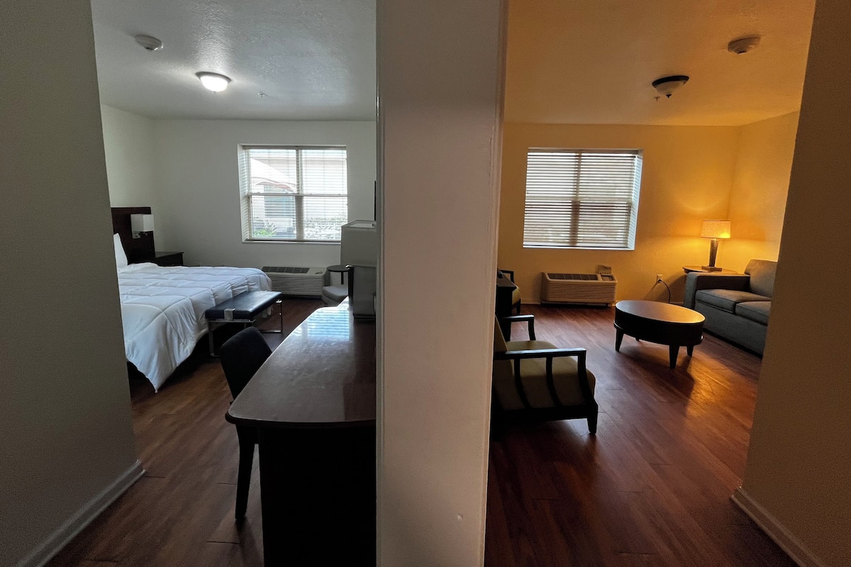 Comfort Suite | 1 bedroom, free WiFi, bed sheets