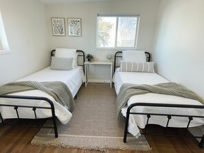 3 bedrooms - Cozy Rambler Home-close to Everything (Murray)