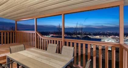 Stunning Views 6BR w Movie Room Hot tub