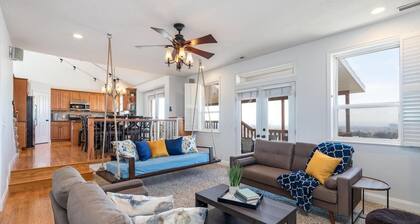 Stunning Views 6BR w Movie Room Hot tub