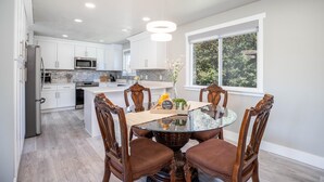 House - Near City Park-mountains-canyons-game Room-pool (Sandy)