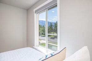 5 bedrooms - Near City Park-mountains-canyons-game Room-pool (Sandy)