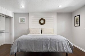 House | 5 bedrooms - Bright and Beautiful- Ski- Mins to Snowbird- Pingpong (Sandy)