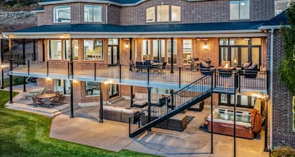 Luxurious Mountain Retreat-unparalleled Views