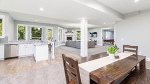 House | 8 bedrooms