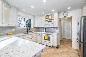 House - Hottub Views Basketball Fireplaces Mtn Trails (Sandy)