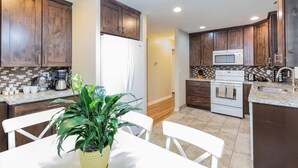 House - Cozy-3br-getaway-pets Allowed-near Silicon Slopes (Murray)