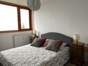 2 bedrooms, desk, iron/ironing board, free WiFi - LES Arcs 1600 Vaste Appartement 4 Couchages 2 Chambres (BOURG ST MAURICE)