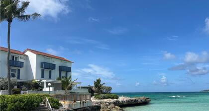 Delaporte Point Near waterpark Private Beach!