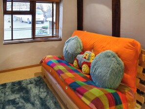 Fireplace - 4 bedroom accommodation in Bethersden, near Ashford (Bethersden, near Ashford)