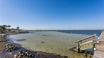 Sun-loungers, beach towels