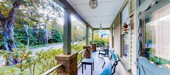 3BR- Walk or Bike to Acadia! [Carpenters Quarters]