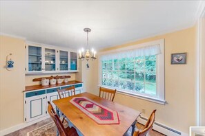 Dining - 3BR- Walk or Bike to Acadia! [Carpenters Quarters] (Mount Desert)