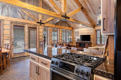 * * * *Private River Front Cabin * * * *