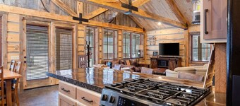 * * * *Private River Front Cabin * * * *