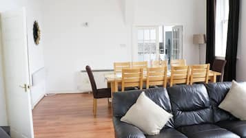 Apartment | Living area