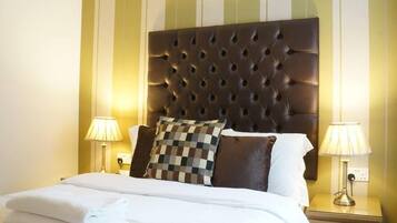 Apartment | 4 Schlafzimmer, Bügeleisen/Bügelbrett, kostenloses WLAN, Bettwäsche