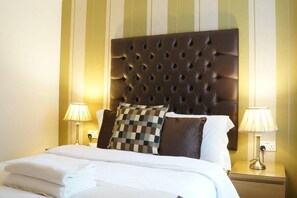 4 chambres, fer et planche à repasser, Wi-Fi gratuit, draps fournis