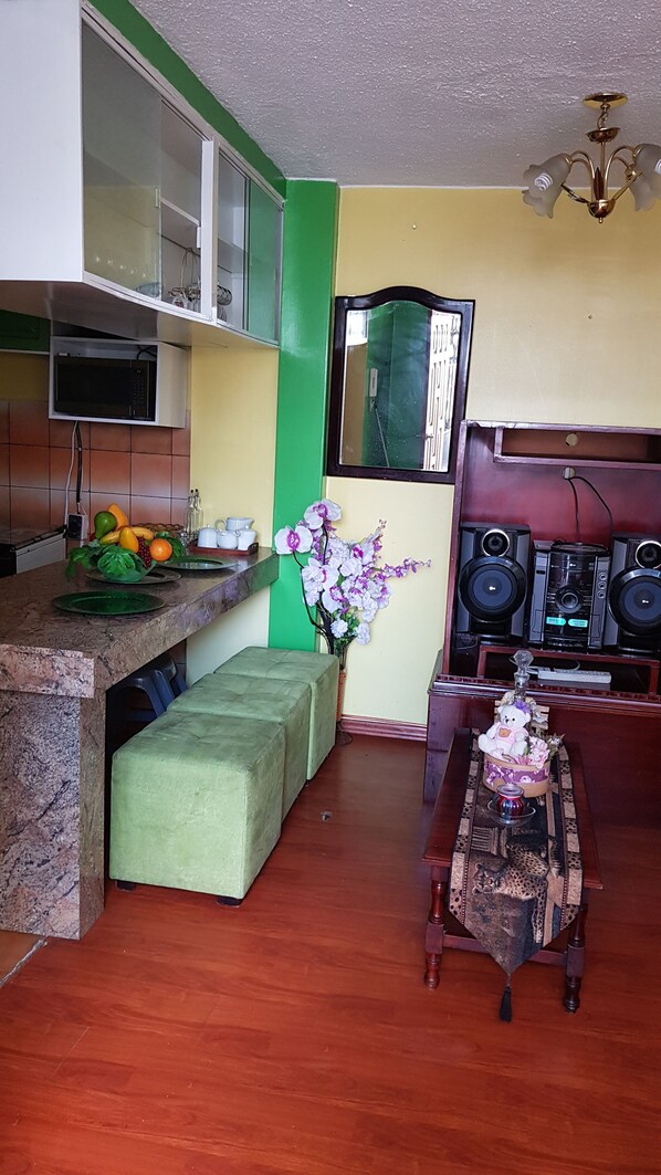 Interior - Mini Apartamento Amueblado Cerca de Todo con Total paz y Comodidad (Quito)