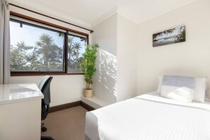 5 bedrooms, desk, iron/ironing board, travel cot