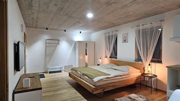 1 室のベッドルーム、アイロン / アイロン台、WiFi (無料)、ベッドシーツ
