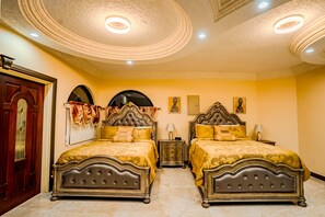 2 slaapkamers, een kluis op de kamer, gratis wifi, beddengoed