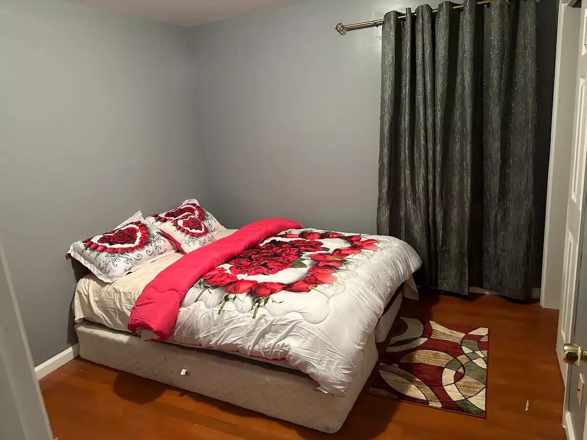 Guest House Room C 6 mins to EWR Airport, NEW YORK AND PENN STATION 