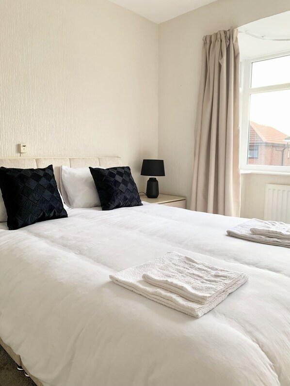 House | 3 bedrooms, iron/ironing board, free WiFi, bed sheets