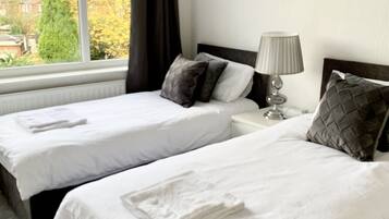 3 bedrooms, iron/ironing board, free WiFi, bed sheets