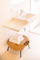 基础单人房 | 浴室 | 毛巾