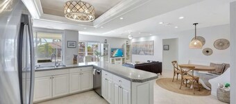 Updated South Facing-1 Mile to the Beach-Great Reviews 