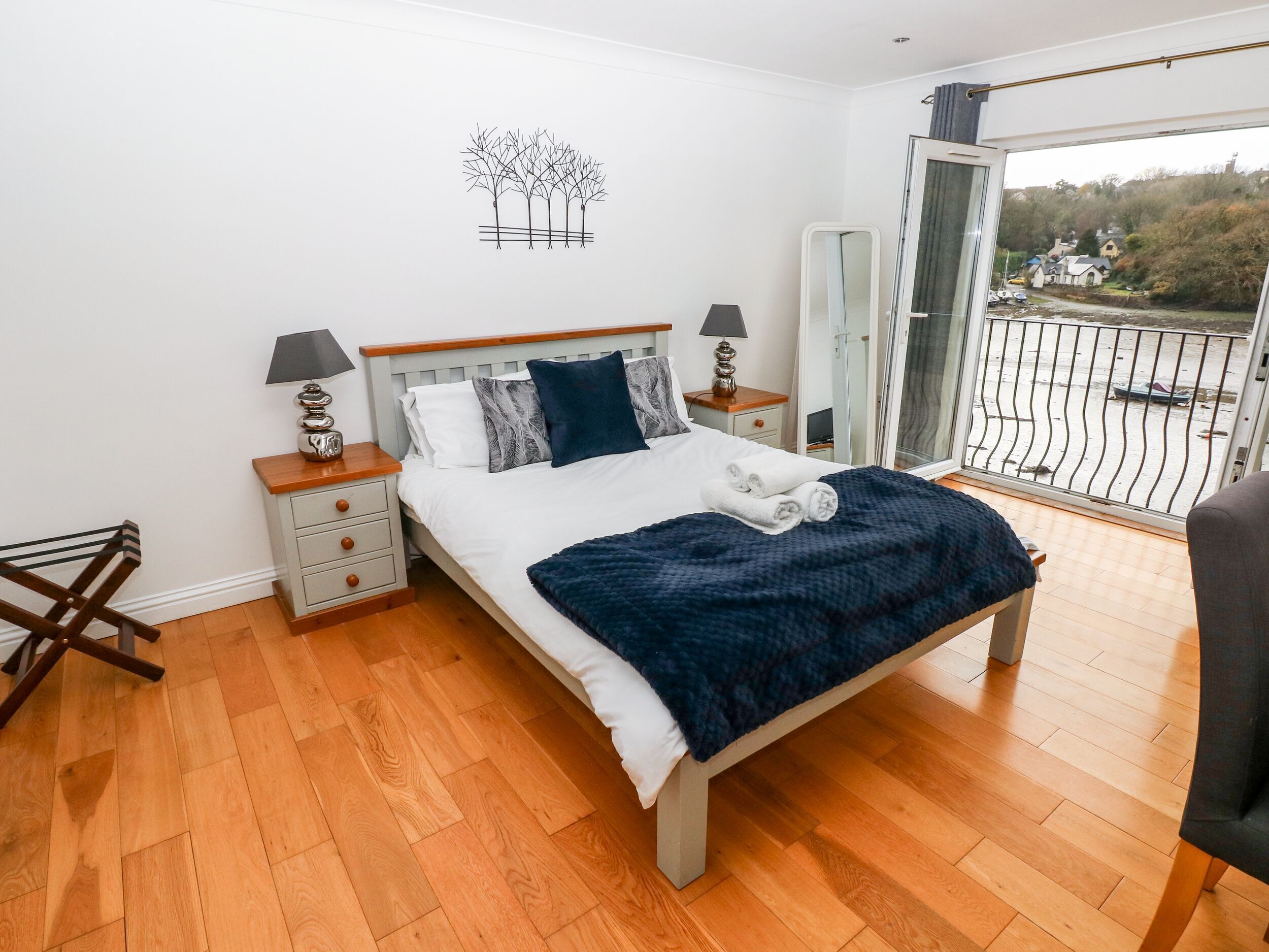 3 chambres, décor unique, ameublement unique, accès au Wi-Fi (inclus)