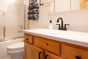 Hair dryer, towels, soap, shampoo - Dunes Rest (Mosca)
