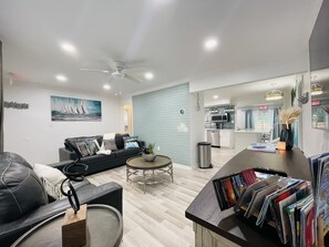 Smart-TV, Kamin, Drucker